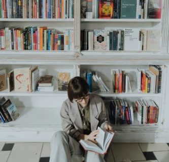 Femme qui lit